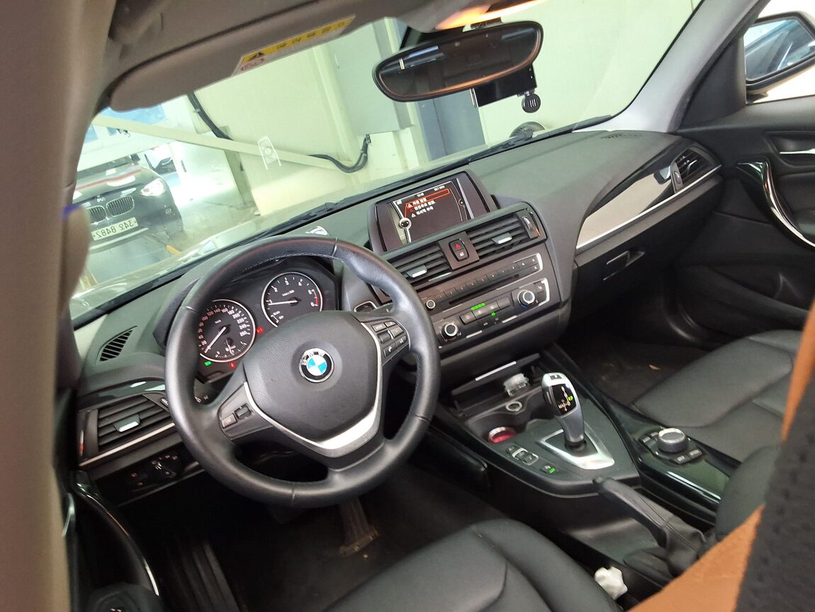 BMW 1 SERIES (2ND GEN) 5-DOOR 118d URBAN LINE PACK 1 2014 - zdjęcie 12