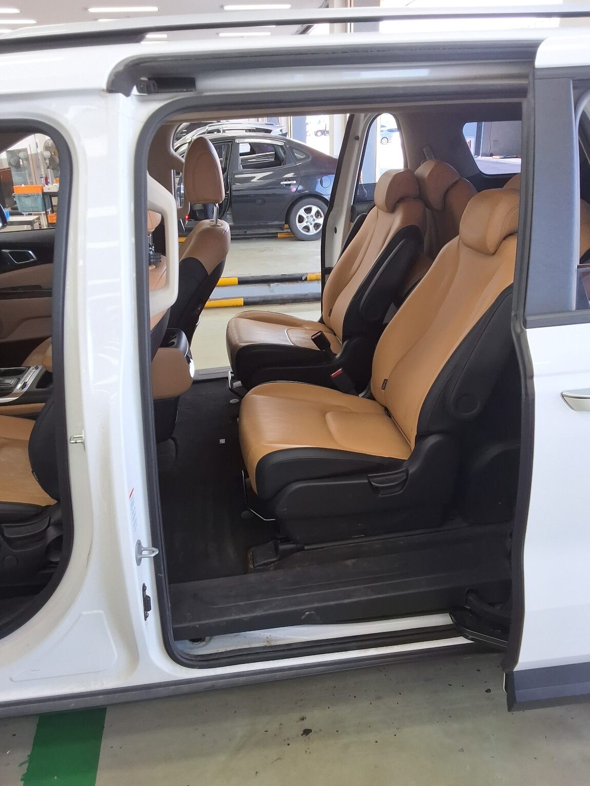 KIA NEW CARNIVAL (KA4) 9-SEATER DIESEL PRESTIGE 2022 - zdjęcie 13