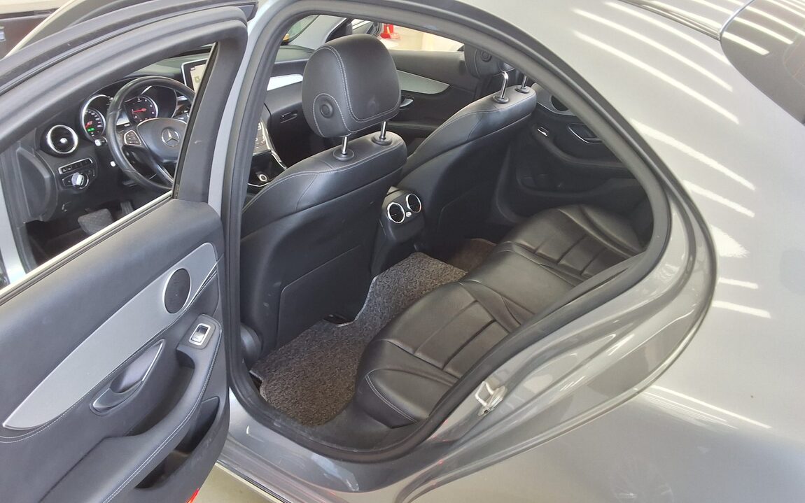 MERCEDES-BENZ C-CLASS (4TH GEN) C220 CDI BLUETEC AVANTGARDE 2015 - zdjęcie 12