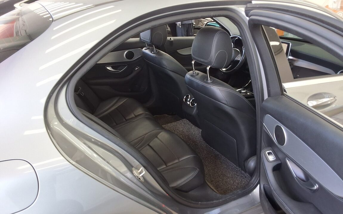 MERCEDES-BENZ C-CLASS (4TH GEN) C220 CDI BLUETEC AVANTGARDE 2015 - zdjęcie 13