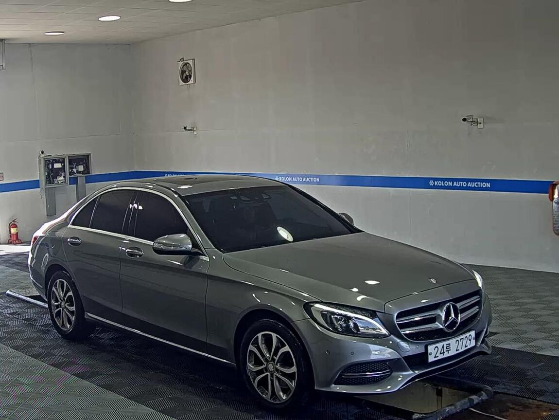 MERCEDES-BENZ C-CLASS (4TH GEN) C220 CDI BLUETEC AVANTGARDE 2015 - zdjęcie 3