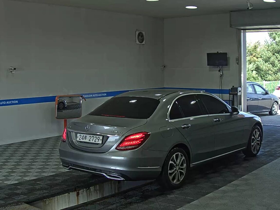 MERCEDES-BENZ C-CLASS (4TH GEN) C220 CDI BLUETEC AVANTGARDE 2015 - zdjęcie 5