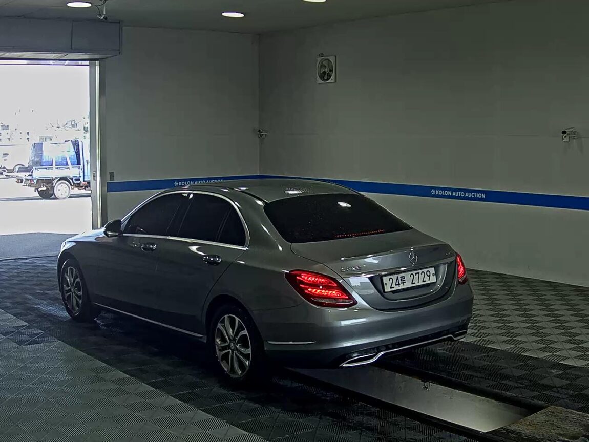 MERCEDES-BENZ C-CLASS (4TH GEN) C220 CDI BLUETEC AVANTGARDE 2015 - zdjęcie 6