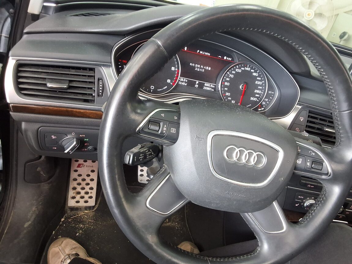 AUDI A6 (4TH GEN) 3.0 TDI QUATTRO LED PACK 2014 - zdjęcie 23
