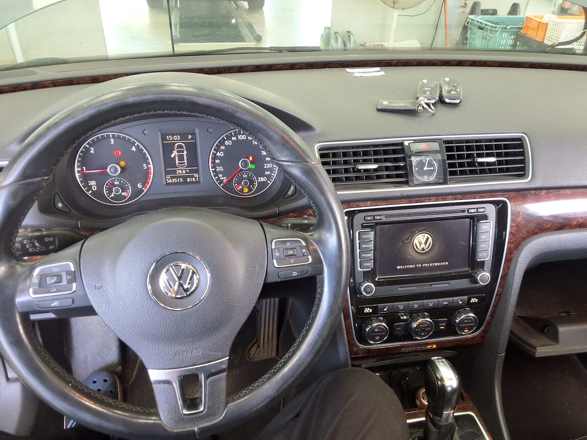 VOLKSWAGEN THE NEW PASSAT (7TH GEN) 2.0 TDI 2012 - zdjęcie 17