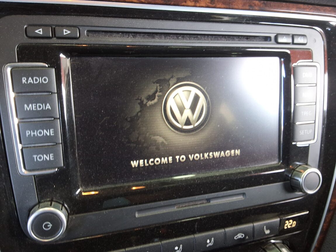 VOLKSWAGEN THE NEW PASSAT (7TH GEN) 2.0 TDI 2012 - zdjęcie 19