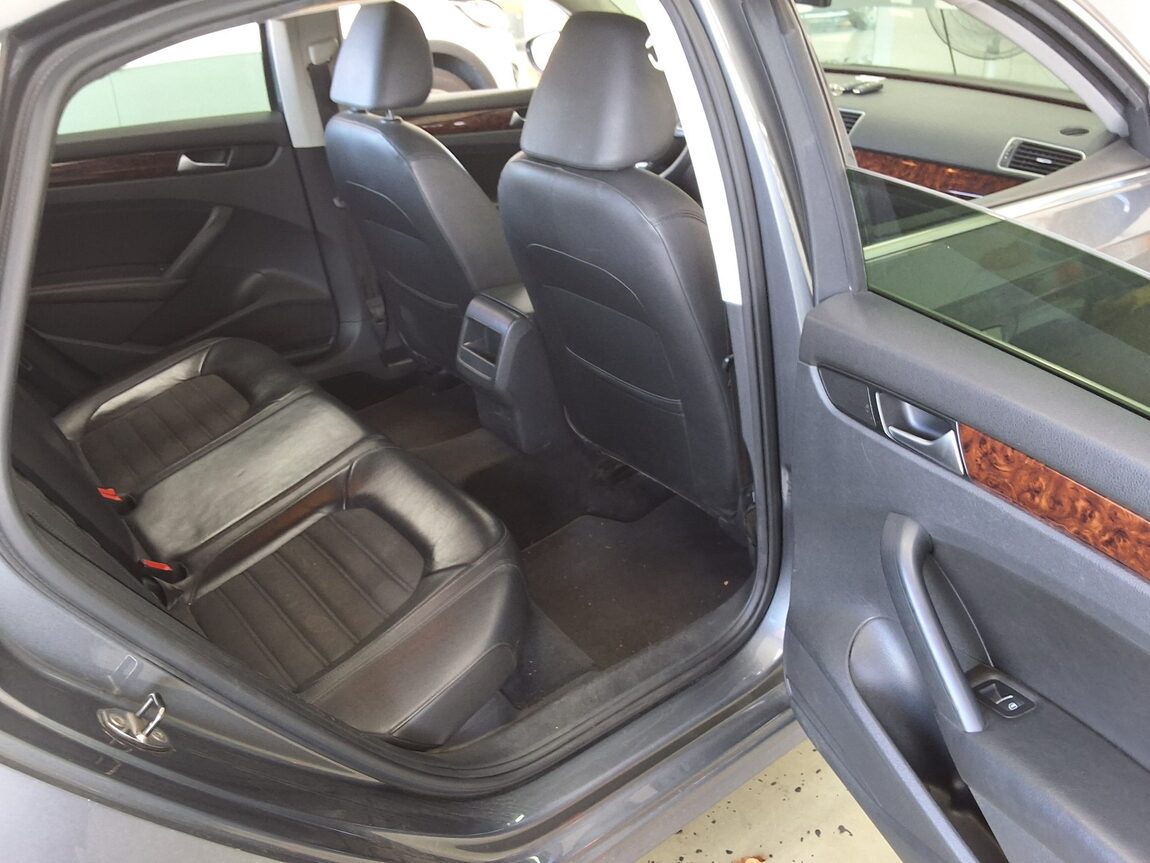 VOLKSWAGEN THE NEW PASSAT (7TH GEN) 2.0 TDI 2012 - zdjęcie 13