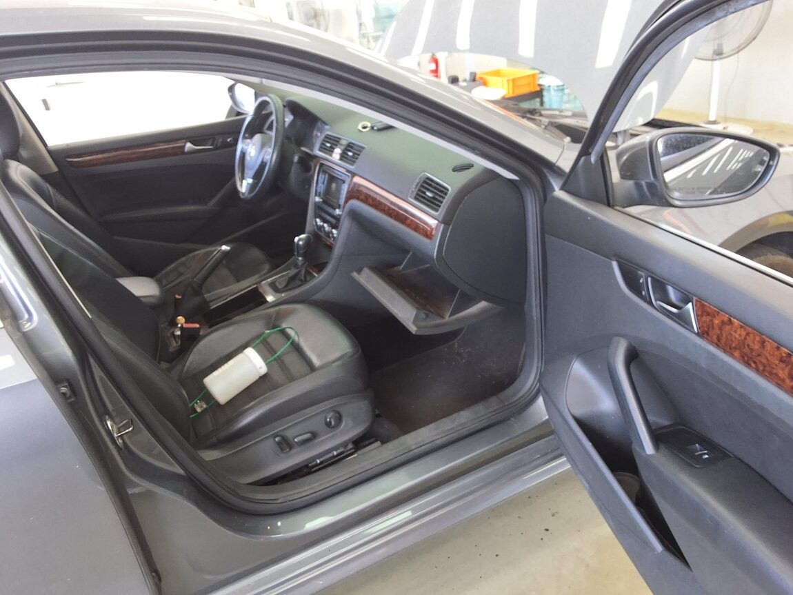 VOLKSWAGEN THE NEW PASSAT (7TH GEN) 2.0 TDI 2012 - zdjęcie 14