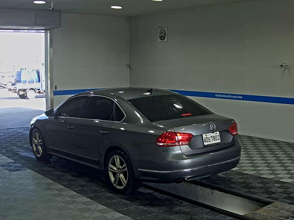 VOLKSWAGEN THE NEW PASSAT (7TH GEN) 2.0 TDI 2012 - zdjęcie 6