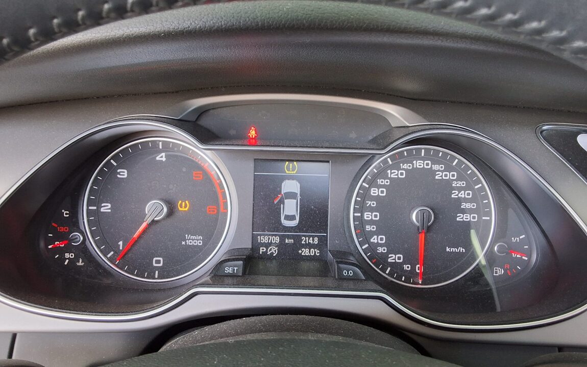AUDI A4 (4TH GEN) 35 TDI QUATTRO 2015 - zdjęcie 9