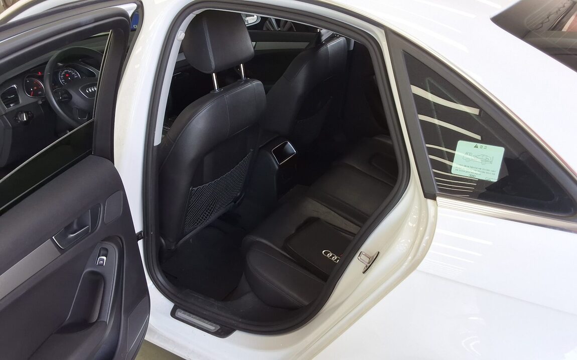 AUDI A4 (4TH GEN) 35 TDI QUATTRO 2015 - zdjęcie 12
