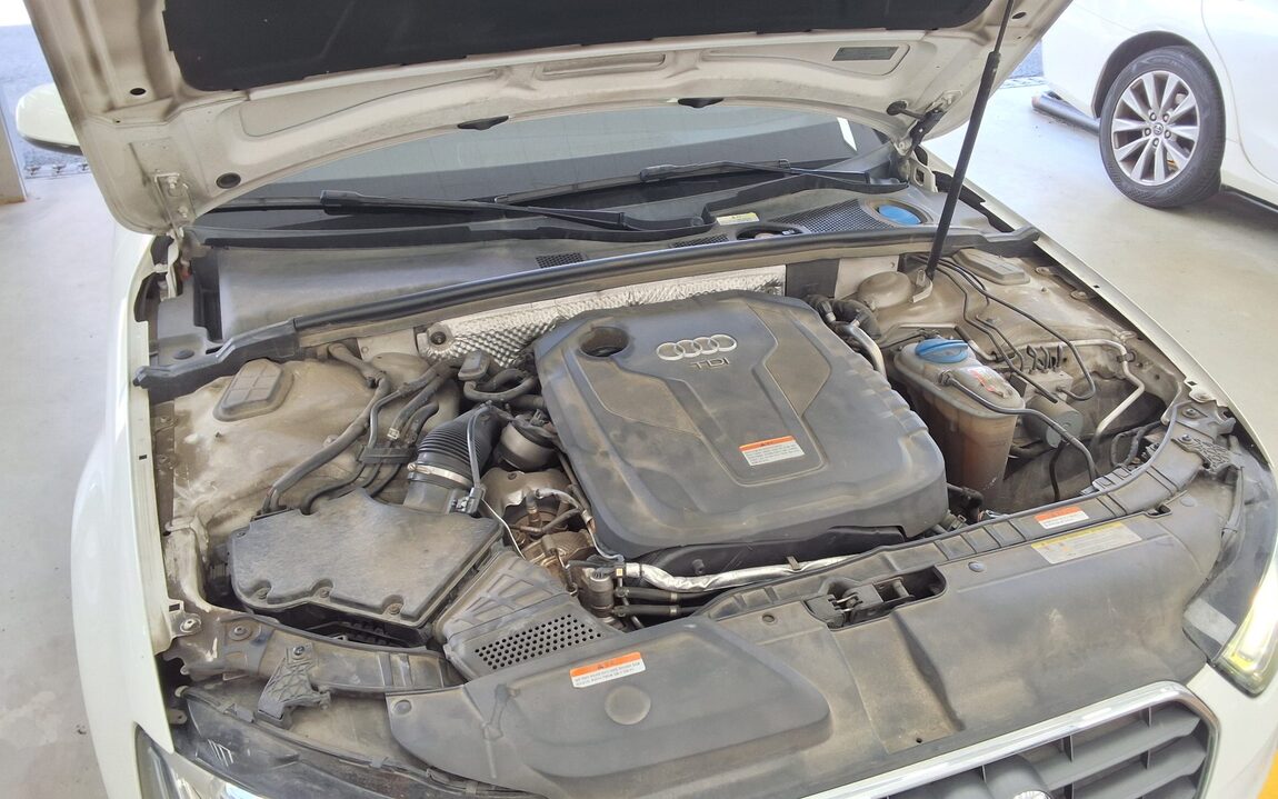 AUDI A4 (4TH GEN) 35 TDI QUATTRO 2015 - zdjęcie 22
