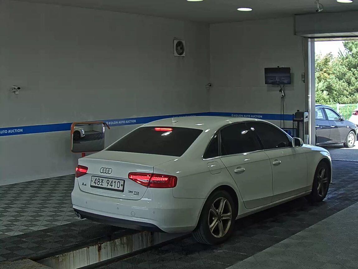 AUDI A4 (4TH GEN) 35 TDI QUATTRO 2015 - zdjęcie 5