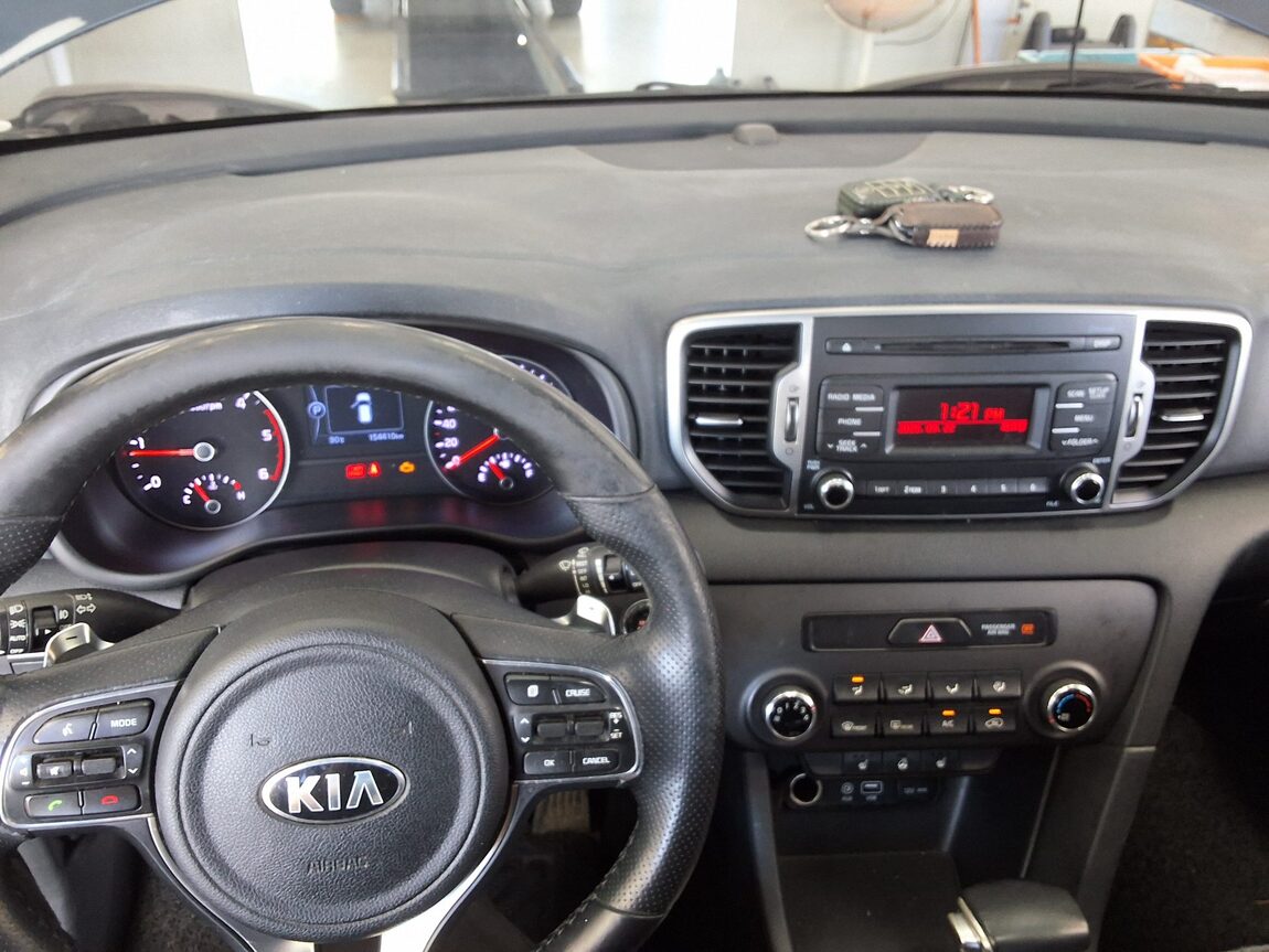 KIA NEW SPORTAGE 1.7 2WD NOBLESSE 2016 - zdjęcie 18