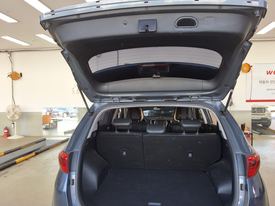 KIA NEW SPORTAGE 1.7 2WD NOBLESSE 2016 - zdjęcie 16