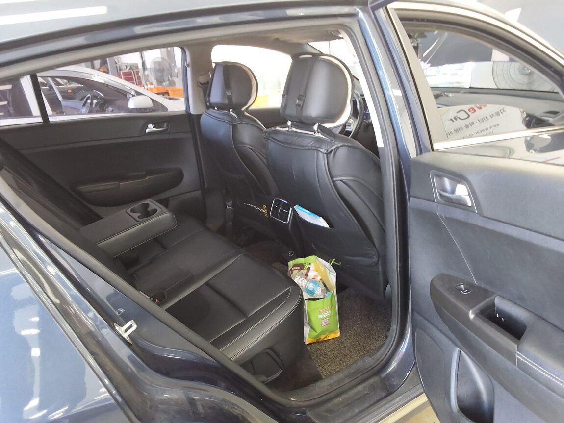 KIA NEW SPORTAGE 1.7 2WD NOBLESSE 2016 - zdjęcie 14