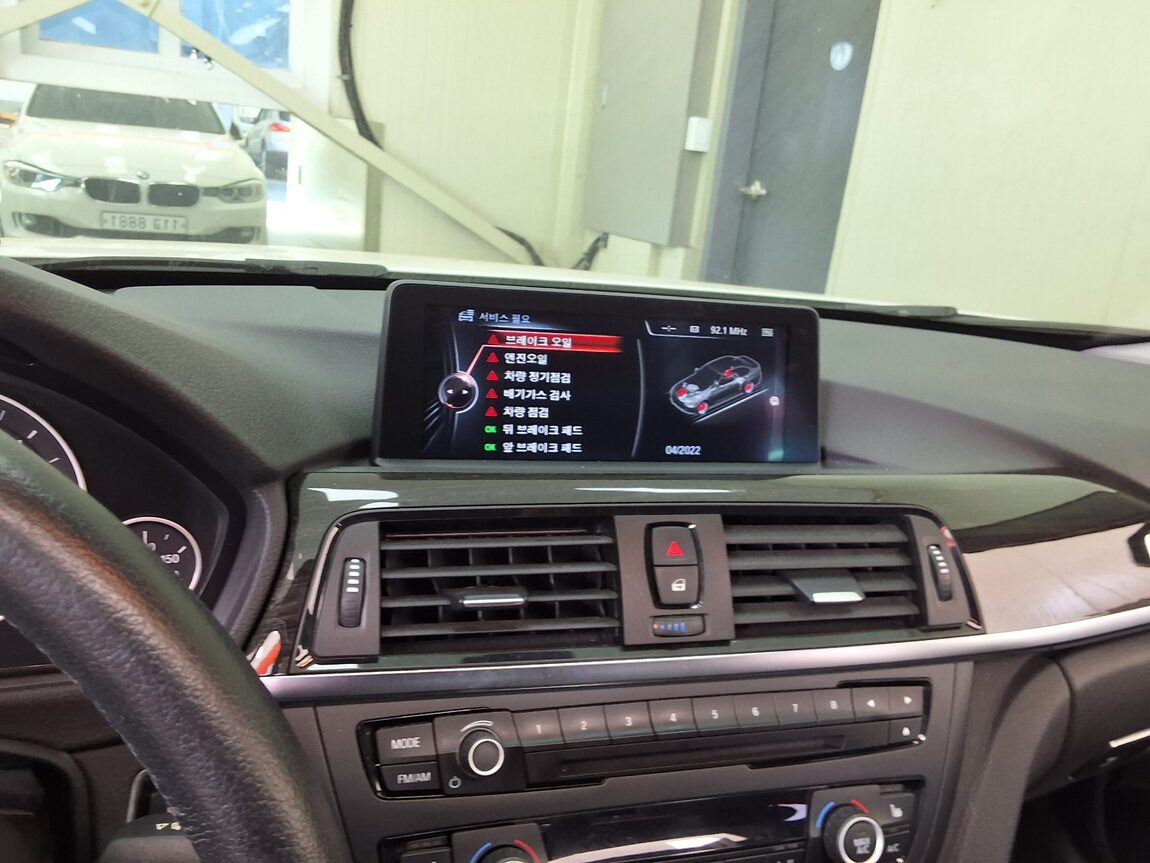 BMW 3 SERIES (6TH GEN) 320d 2015 - zdjęcie 27