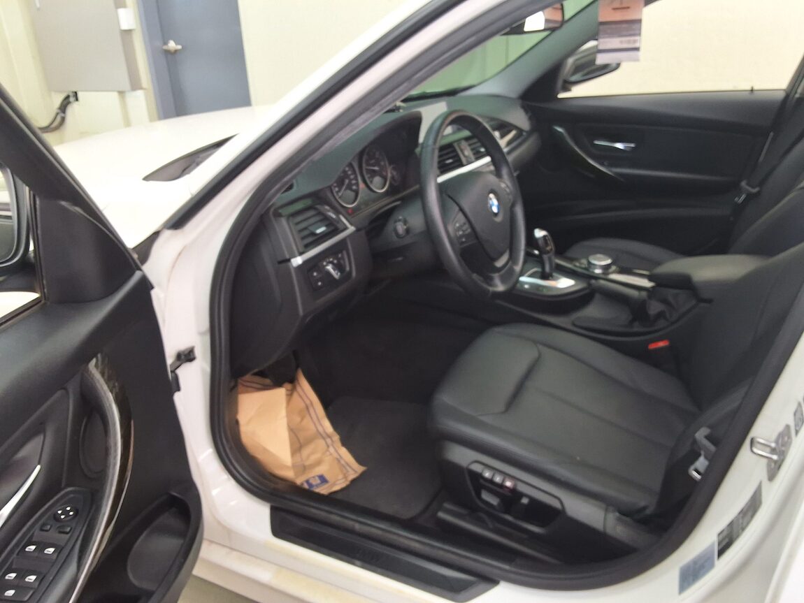 BMW 3 SERIES (6TH GEN) 320d 2015 - zdjęcie 11