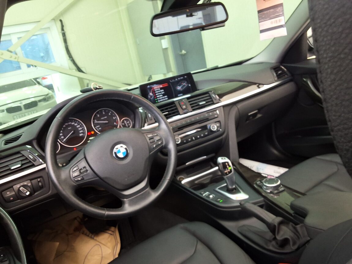 BMW 3 SERIES (6TH GEN) 320d 2015 - zdjęcie 12