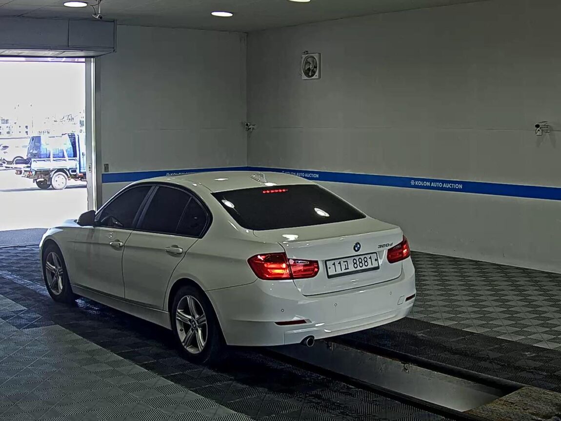 BMW 3 SERIES (6TH GEN) 320d 2015 - zdjęcie 6