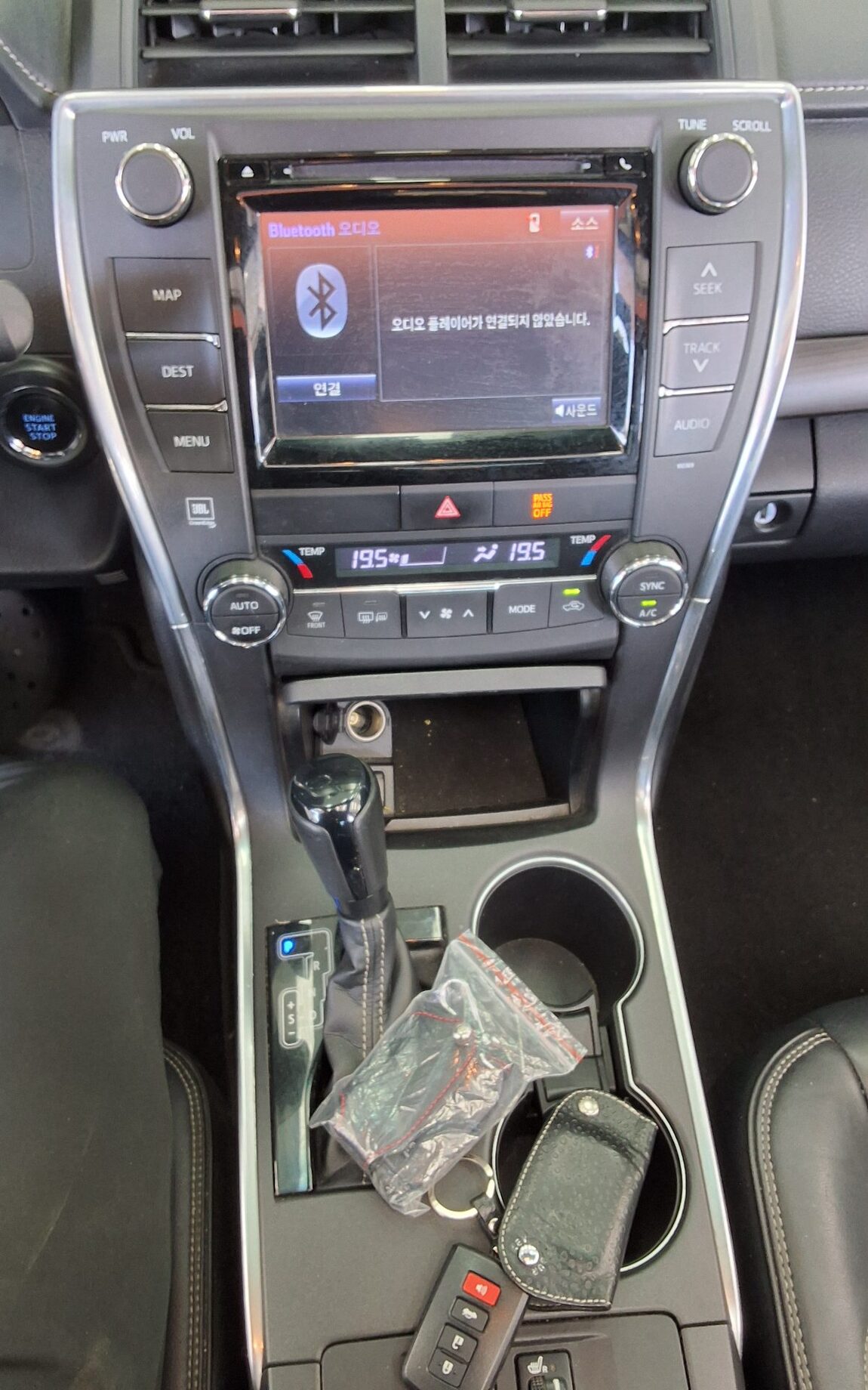 TOYOTA CAMRY (9TH GEN) 2.5 XLE 2015 - zdjęcie 18