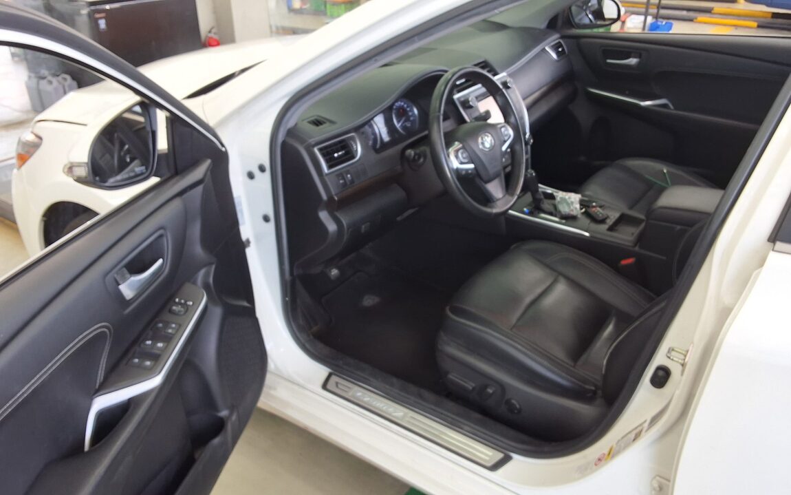 TOYOTA CAMRY (9TH GEN) 2.5 XLE 2015 - zdjęcie 10