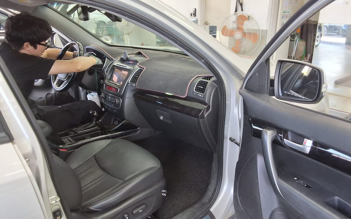 KIA NEW SORENTO R R2.0 2WD PRESTIGE 2014 - zdjęcie 14