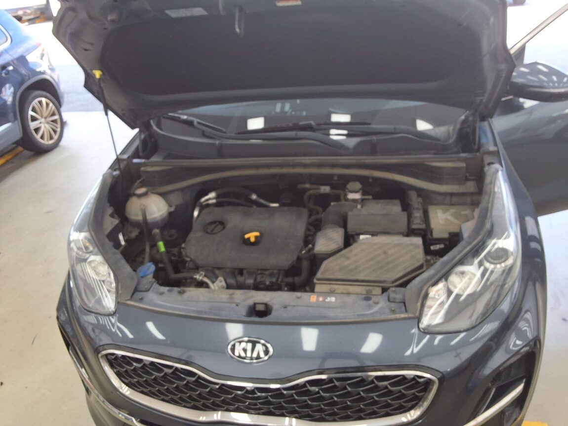 KIA SPORTAGE THE BOLD 2.0 GASOLINE PRESTIGE 2019 - zdjęcie 19