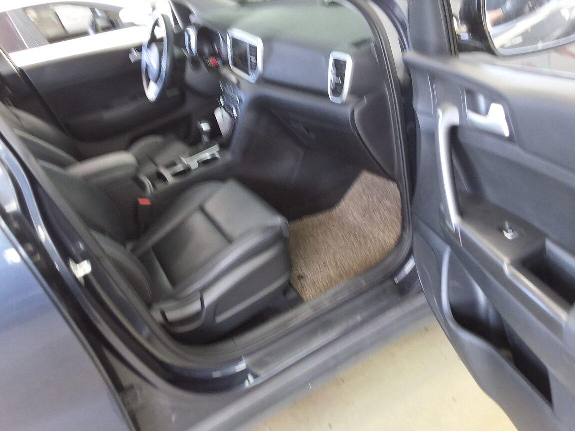 KIA SPORTAGE THE BOLD 2.0 GASOLINE PRESTIGE 2019 - zdjęcie 14