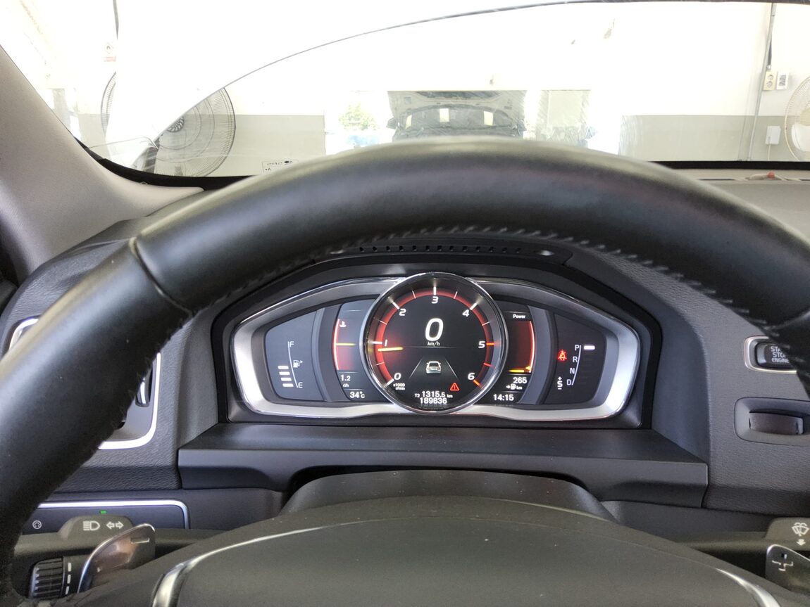 VOLVO S60 (2ND GEN) D4 SUMMUM 2017 - zdjęcie 9