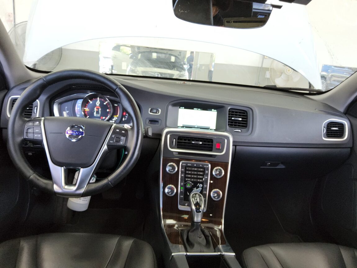 VOLVO S60 (2ND GEN) D4 SUMMUM 2017 - zdjęcie 11