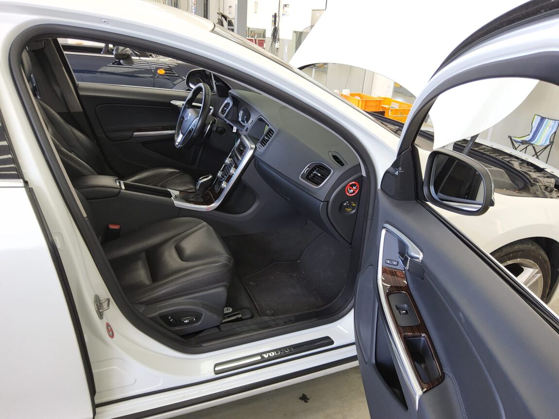 VOLVO S60 (2ND GEN) D4 SUMMUM 2017 - zdjęcie 14