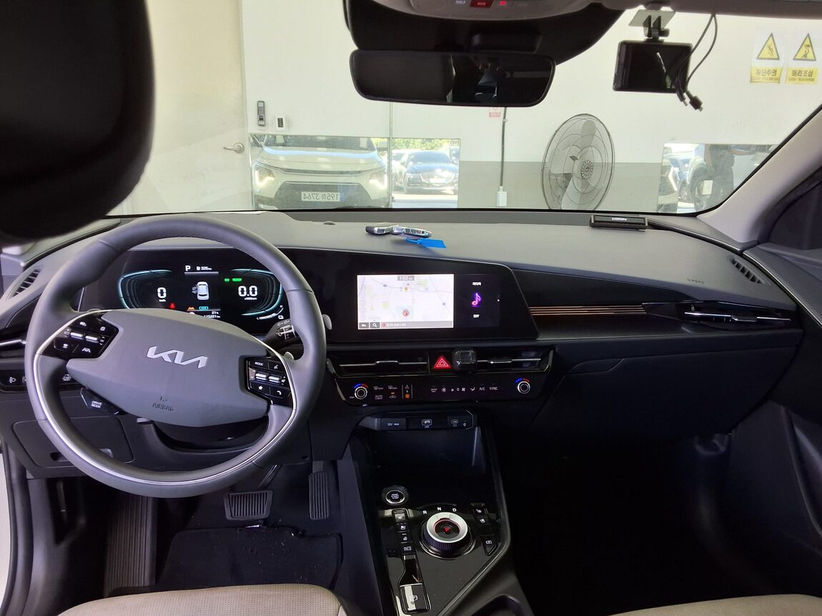 KIA THE ALL NEW NIRO 1.6 HEV PRESTIGE 2024 - zdjęcie 14
