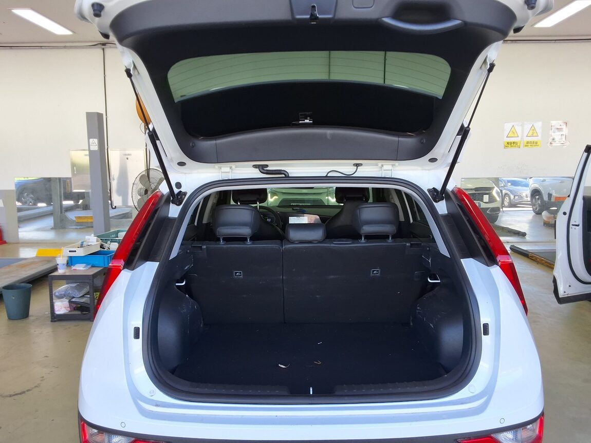 KIA THE ALL NEW NIRO 1.6 HEV PRESTIGE 2024 - zdjęcie 22