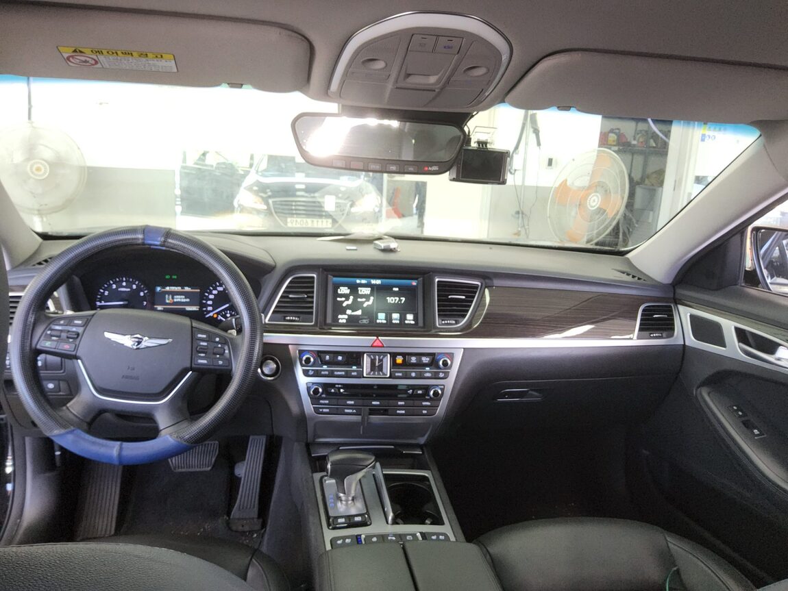 GENESIS G80 3.3 GDi AWD LUXURY 2018 - zdjęcie 11