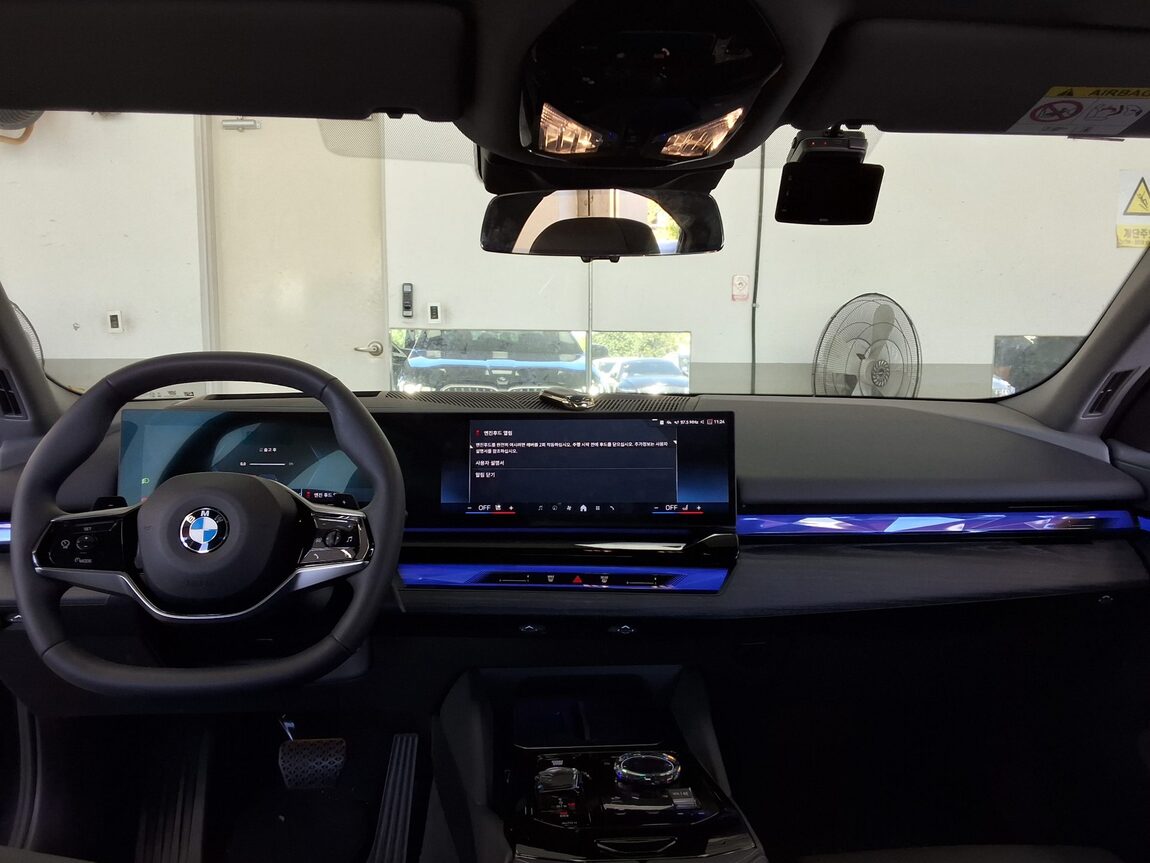 BMW 5 SERIES (8TH GEN) 530i xDRIVE 2025 - zdjęcie 14