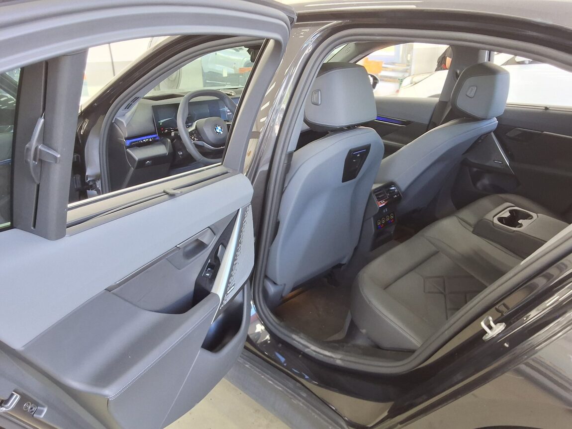 BMW 5 SERIES (8TH GEN) 530i xDRIVE 2025 - zdjęcie 16
