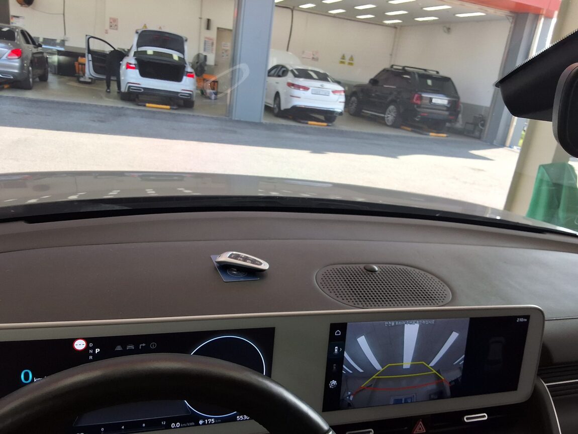 HYUNDAI IONIQ 5 EV AWD LONG RANGE EXCLUSIVE 2022 - zdjęcie 25