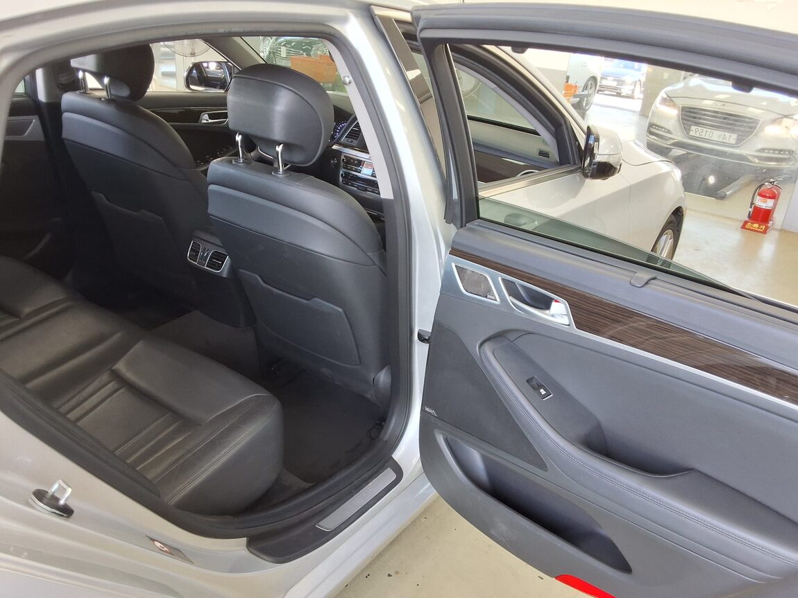 GENESIS G80 3.3 GDi AWD PREMIUM LUXURY 2017 - zdjęcie 13