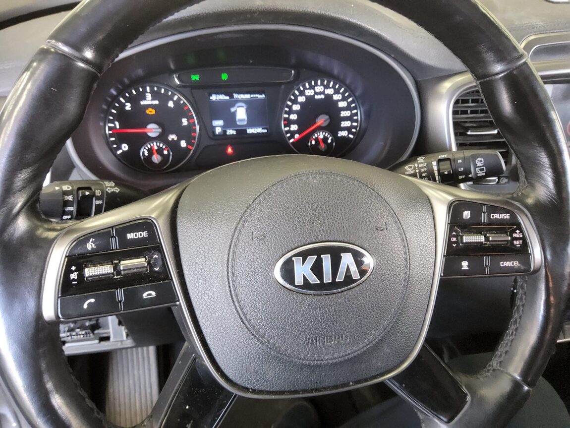 KIA THE NEW SORENTO DIESEL R2.2 2WD NOBLESSE 2018 - zdjęcie 17