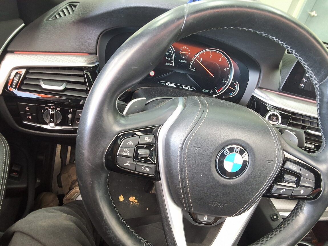 BMW 5 SERIES (7TH GEN) 520d xDRIVE M SPORT PACK 2017 - zdjęcie 23