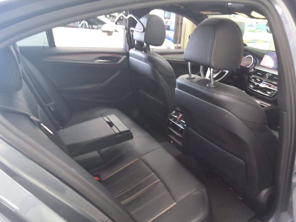 BMW 5 SERIES (7TH GEN) 520d xDRIVE M SPORT PACK 2017 - zdjęcie 14