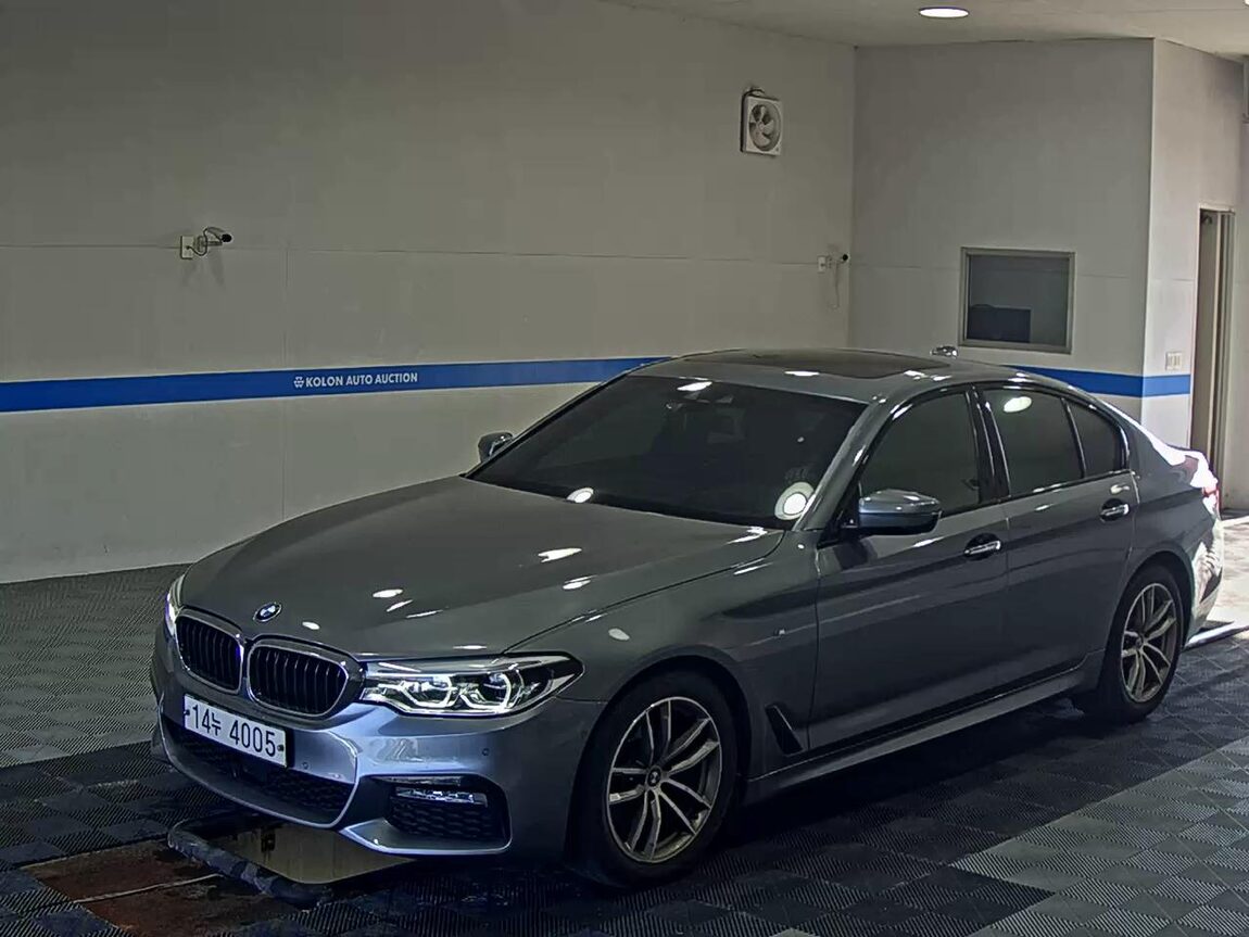 BMW 5 SERIES (7TH GEN) 520d xDRIVE M SPORT PACK 2017 - zdjęcie 2