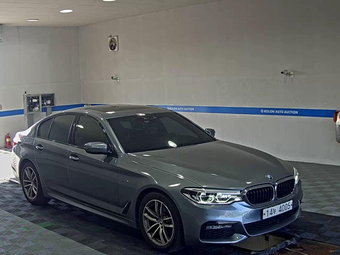 BMW 5 SERIES (7TH GEN) 520d xDRIVE M SPORT PACK 2017 - zdjęcie 3
