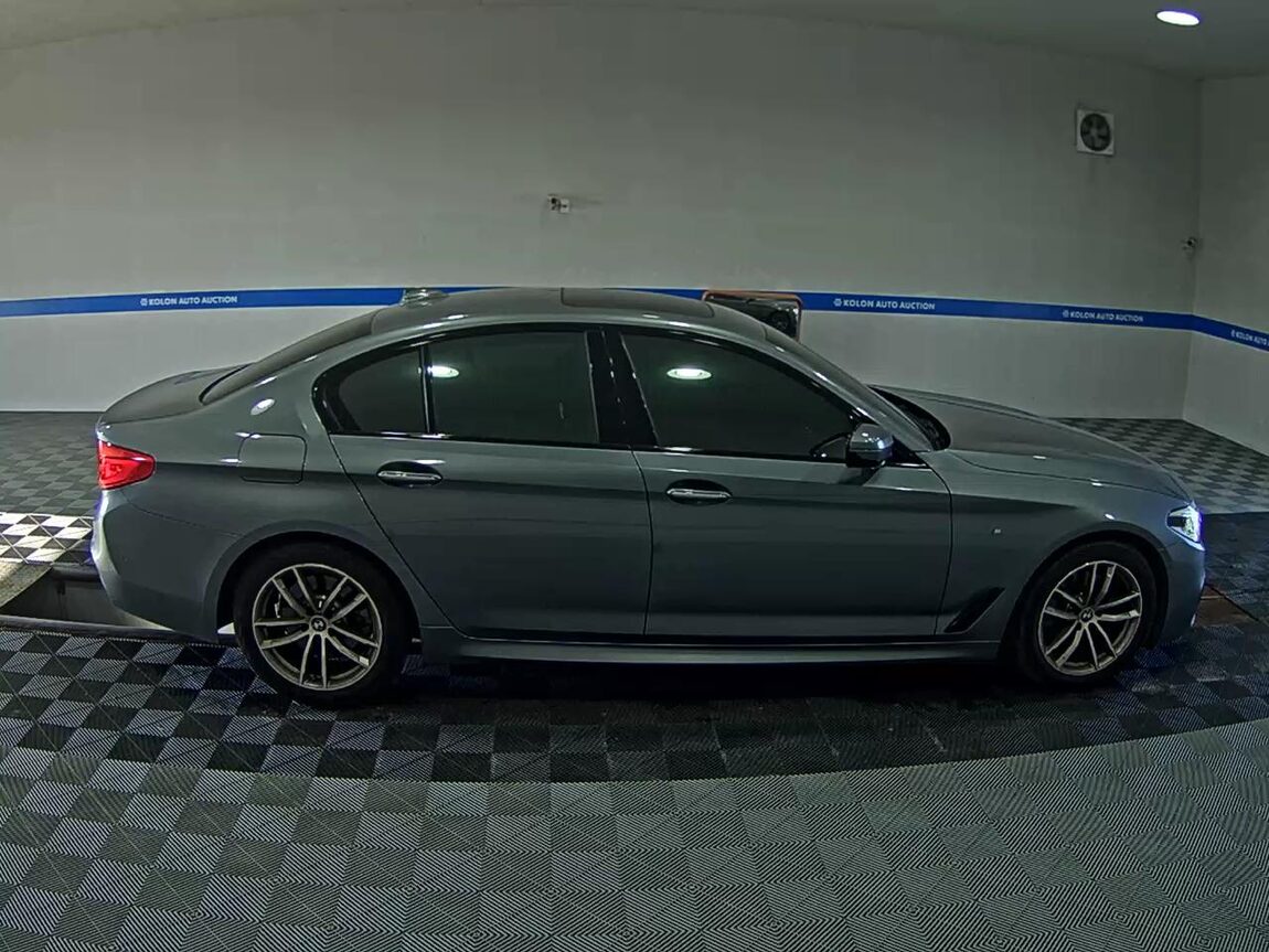 BMW 5 SERIES (7TH GEN) 520d xDRIVE M SPORT PACK 2017 - zdjęcie 4