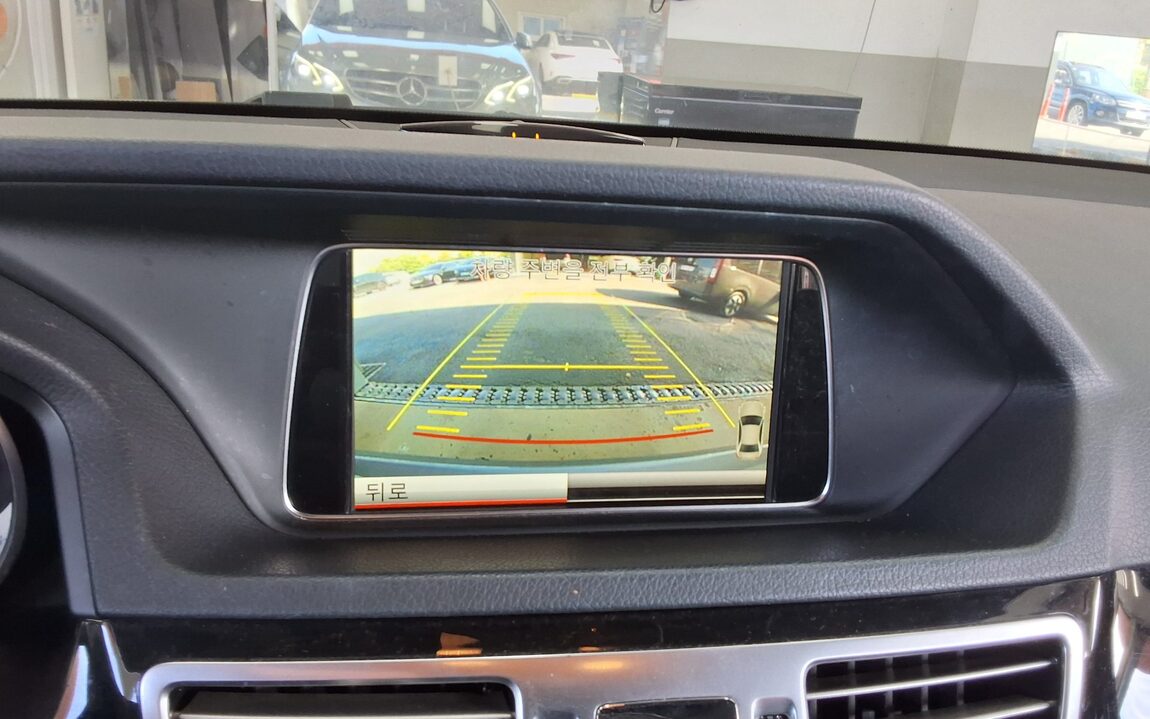 MERCEDES-BENZ E-CLASS (4TH GEN) E250 CDI 4MATIC 2014 - zdjęcie 19
