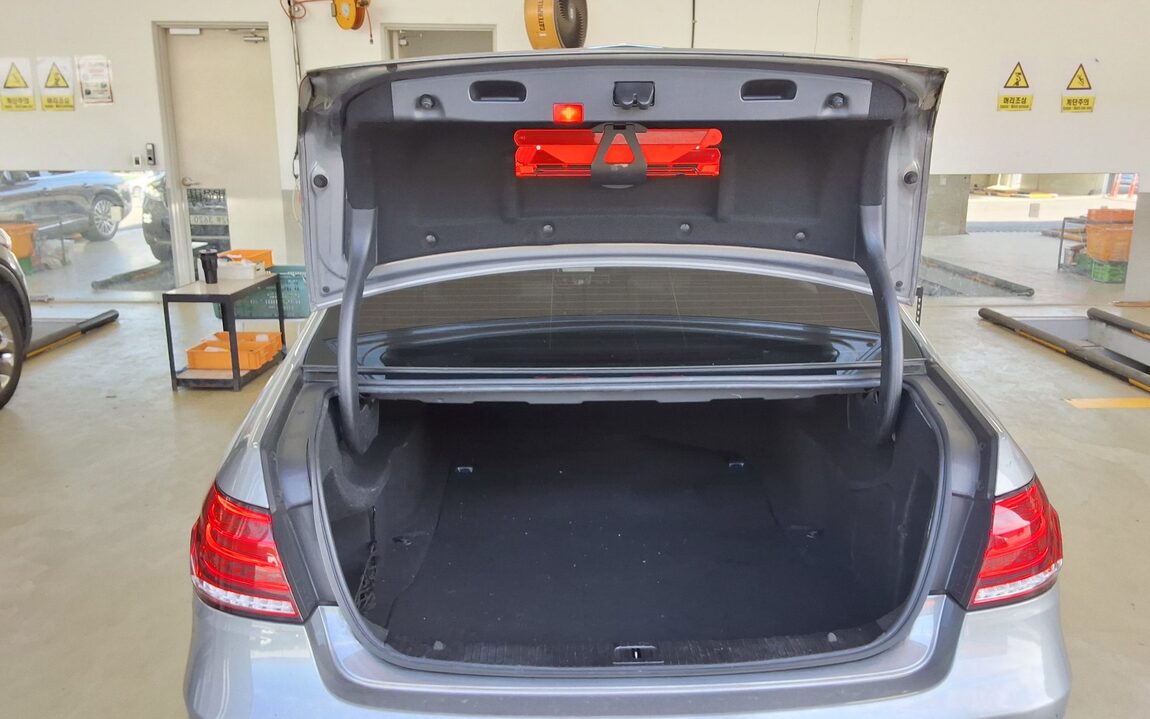 MERCEDES-BENZ E-CLASS (4TH GEN) E250 CDI 4MATIC 2014 - zdjęcie 15