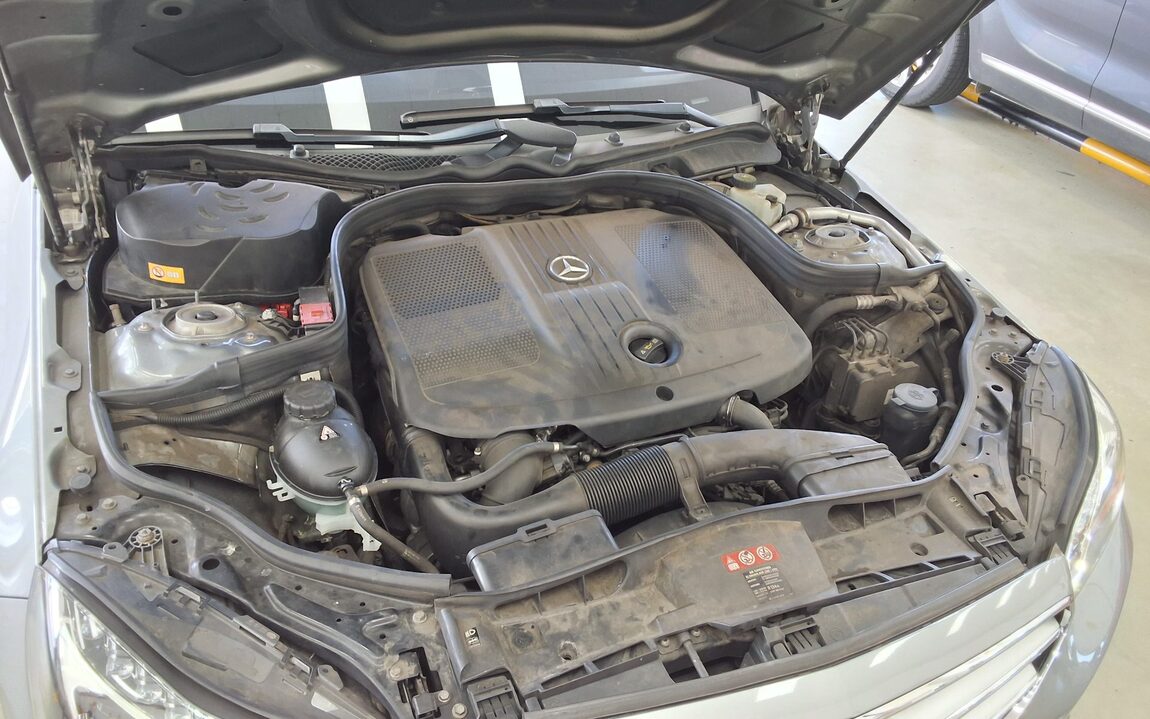 MERCEDES-BENZ E-CLASS (4TH GEN) E250 CDI 4MATIC 2014 - zdjęcie 21