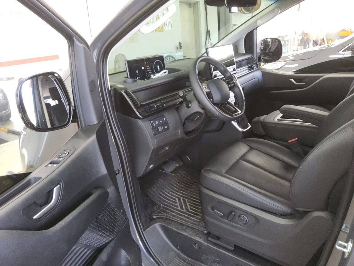 HYUNDAI THE NEW STARIA HEV 2026 - zdjęcie 10