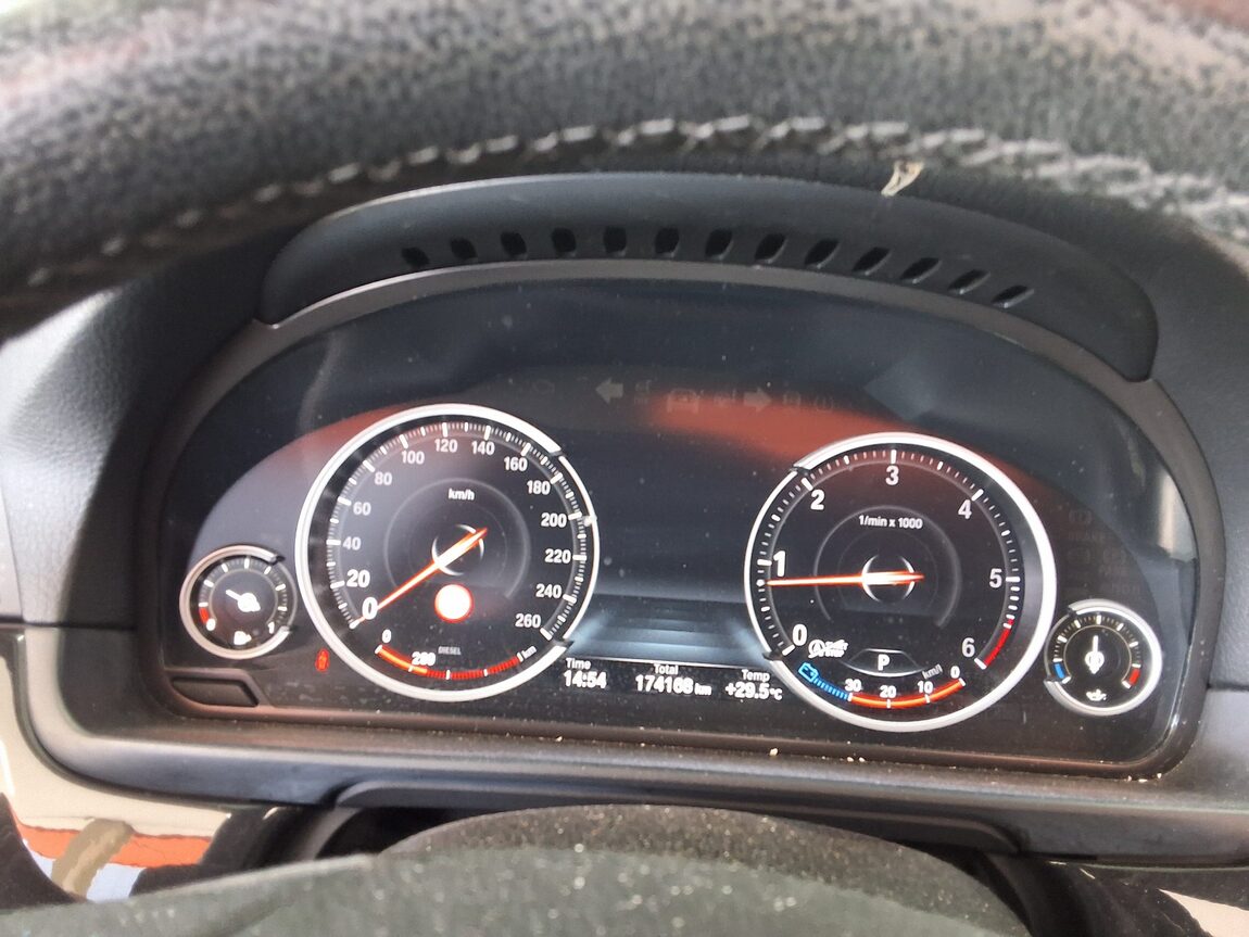 BMW 5 SERIES (6TH GEN) 520d xDRIVE M AERODYNAMIC 2016 - zdjęcie 10
